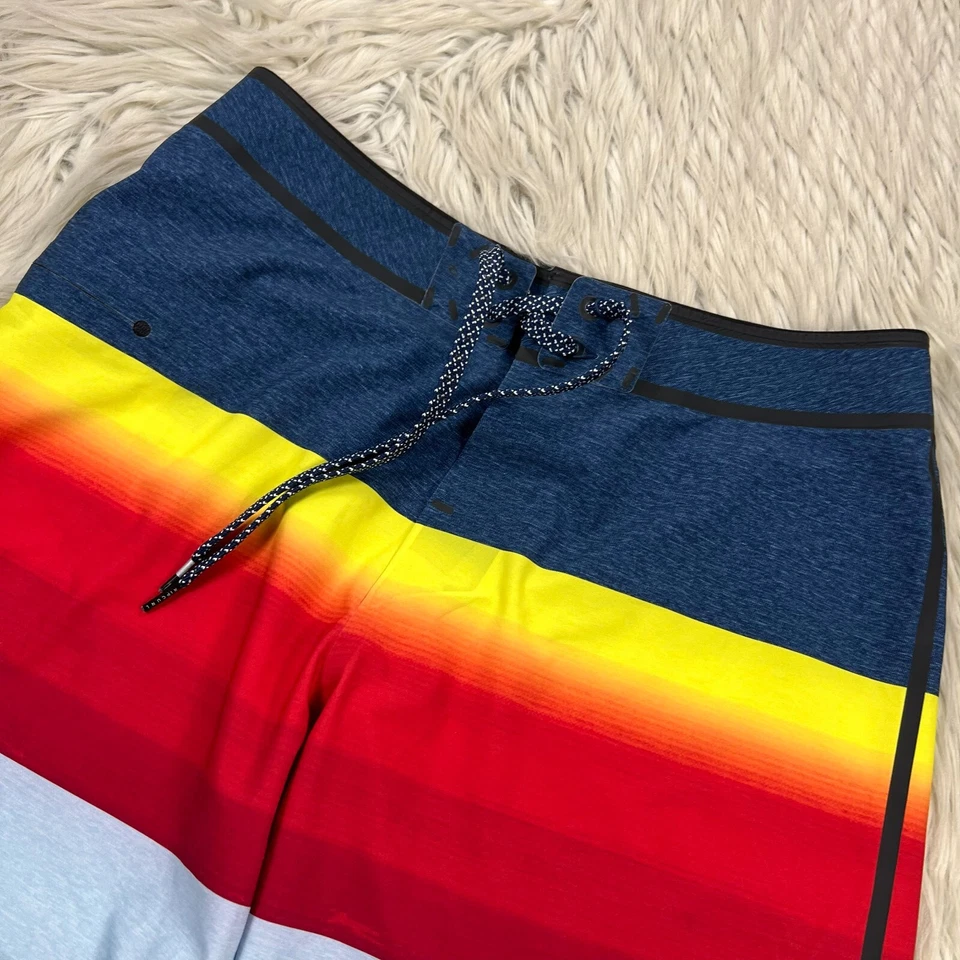 Rip Curl Men's 30 31 Striped Colorblock Surf Grip Waist Board Shorts Trunks Swim - Image 3 of 4