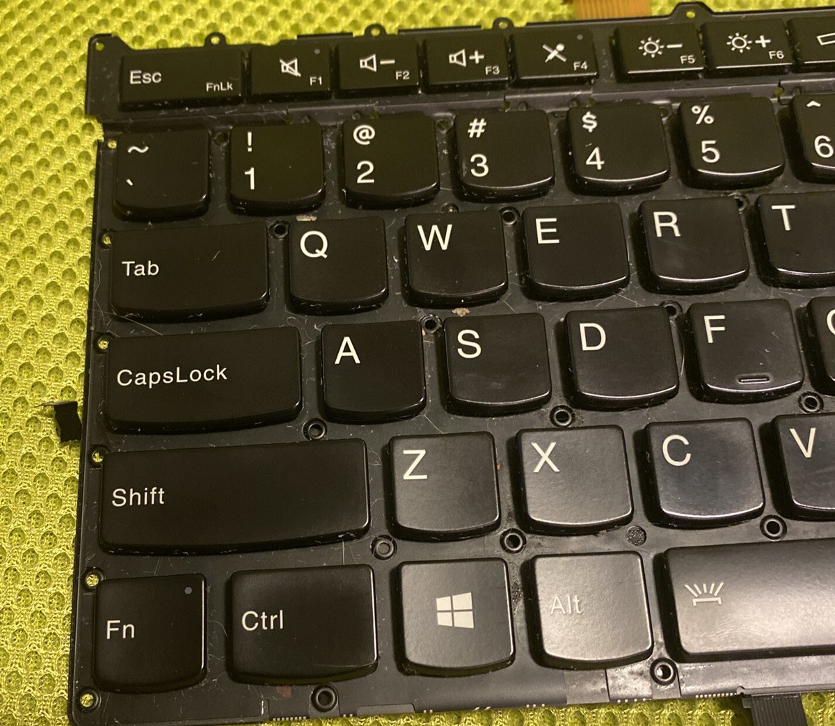 Lenovo Launches ThinkPad X1 Carbon 30th Anniversary Edition, Arrives In - Foto 14