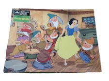 NEW VINTAGE WALT DISNEY CLASSIC SNOW WHITE 63 PIECE FLOOR PUZZLE