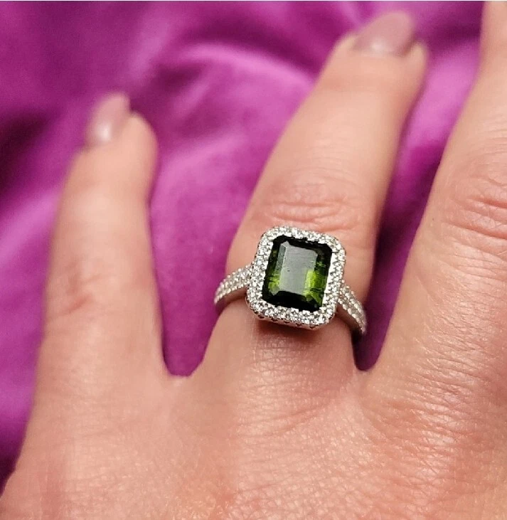 Authentic Gemstone (Green Tourmaline) and Diamond Ring - 14k white gold - Image 2 of 4