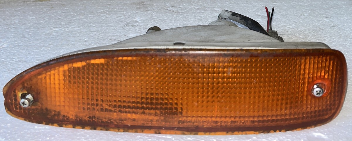 91-93 Nissan 240sx S13 Drivers Side Front Bumper Blinker Housing