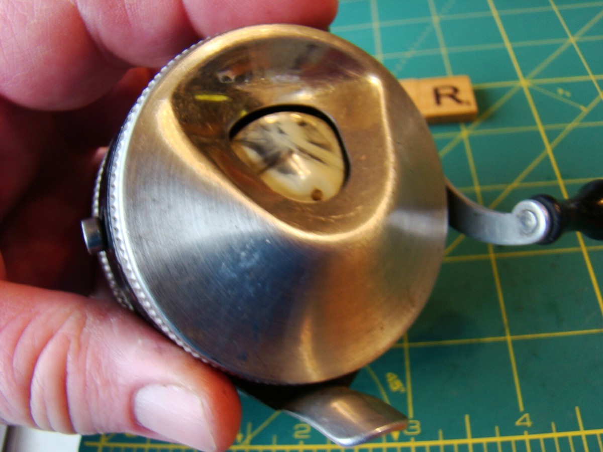 V5913 AR ZEBCO MODEL 11 EARLY SPINCAST FISHING REEL | eBay