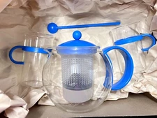 Bodum Blue Bleu Assam Set Tea Press 2 Glass Mugs 1 Spoon Limited  Edition NEW