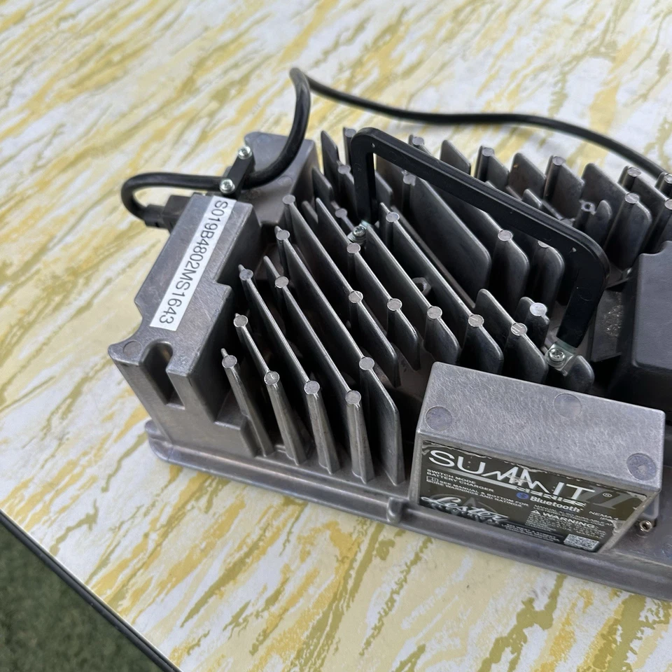 Carregador de bateria para carrinho de golfe Lester Summit II 48V. - Imagem 3 de 4