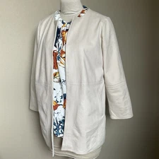 Chicos Faux Pearled Leather Feel Ivory Blazer Jacket EUC Womens Size 2 PETITE