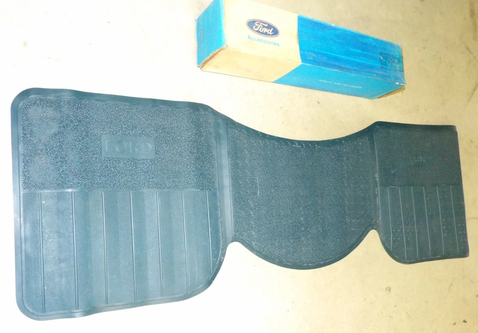 1969 Ford Custom Galaxie 500 XL LTD Fastback Convrt NOS AQUA FULL REAR FLOOR MAT - Image 2 of 4
