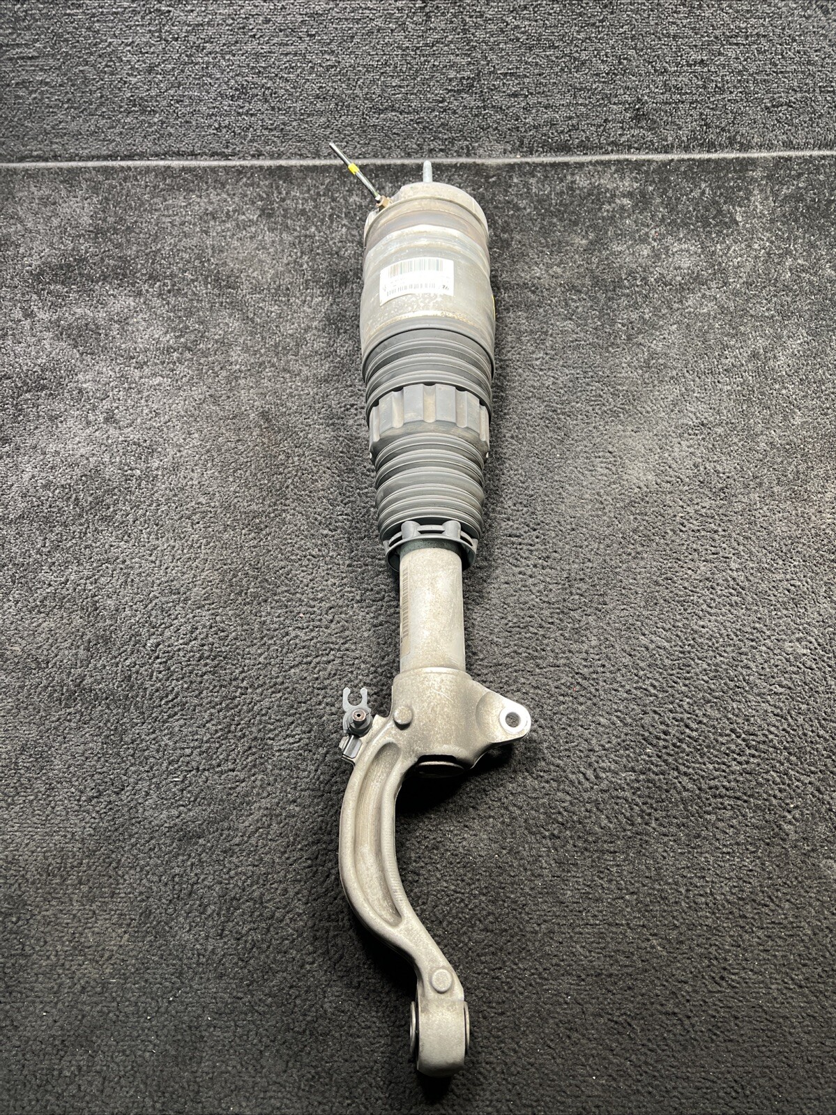 2017 Maserati Levante Front Right Air Shock Strut Absorber OEM 06700374380
