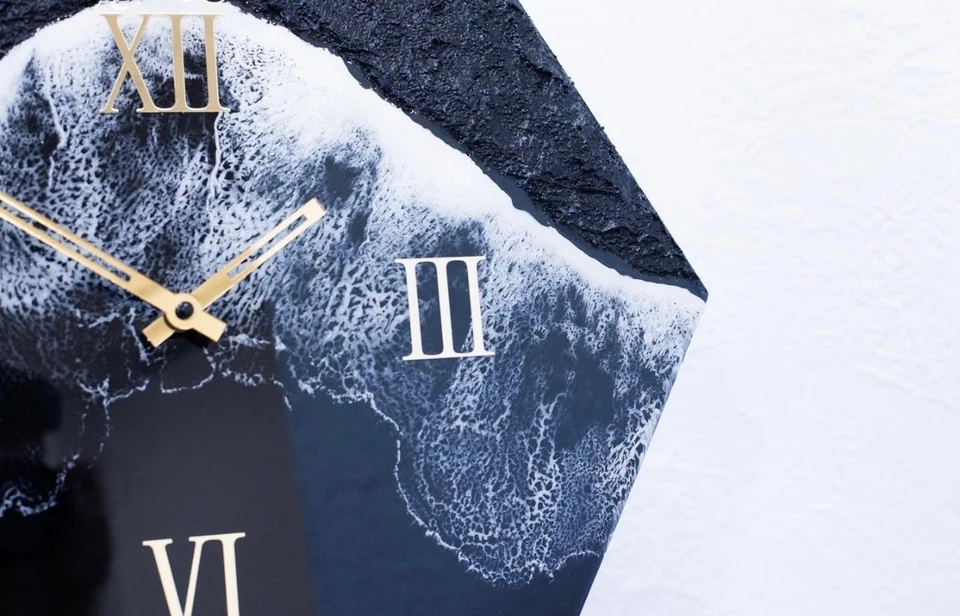 Professional Handmade Epoxy Wall Clock – Modern Design, Silent Quartz - Image 2 of 4