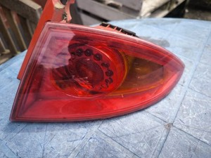 Rückleuchte Rücklicht rechts aussen Seat Leon 1P