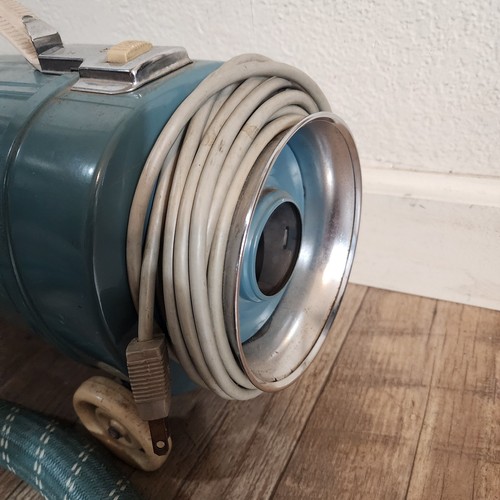 Vintage Electrolux Blue Canister Vacuum Cleaner Model L ~ TESTED & WORKS - Picture 6 of 13