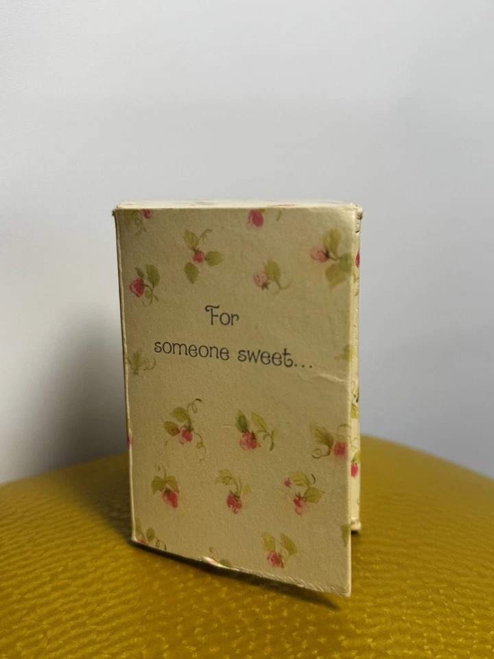 Винтажная клубничная круглая свеча в коробке 1980 - Изображение 3 из 4