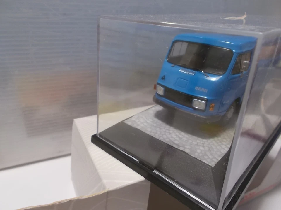 premium clasicxxs hanomag f25 kastenwagen sc1/43 - Immagine 2 di 3