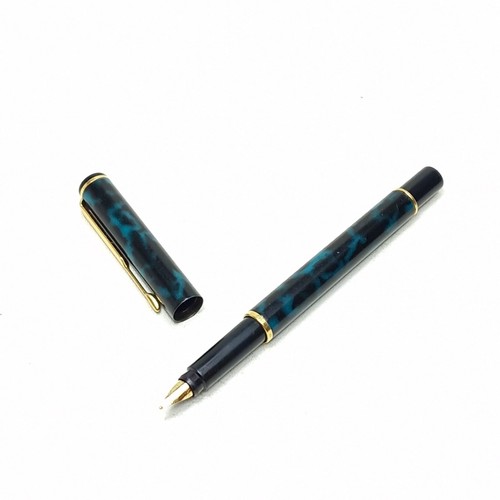 Parker Fountain Pen Rialto Green Black & Medium Nib | Free UK P&P  - Picture 1 of 13