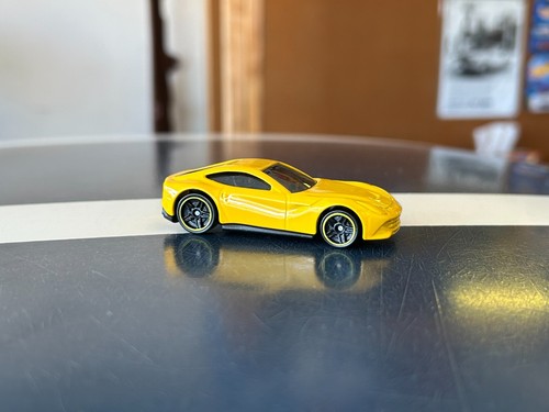 Hot Wheels UNSPUN ERROR Ferrari F12 Berlinetta NO TAMPO 2014