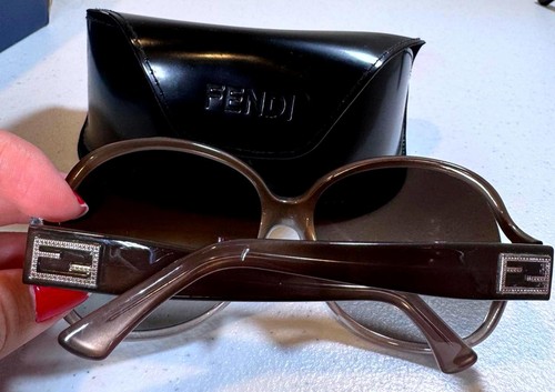 Fendi Oversized Sunglasses with Case - Picture 3 of 5