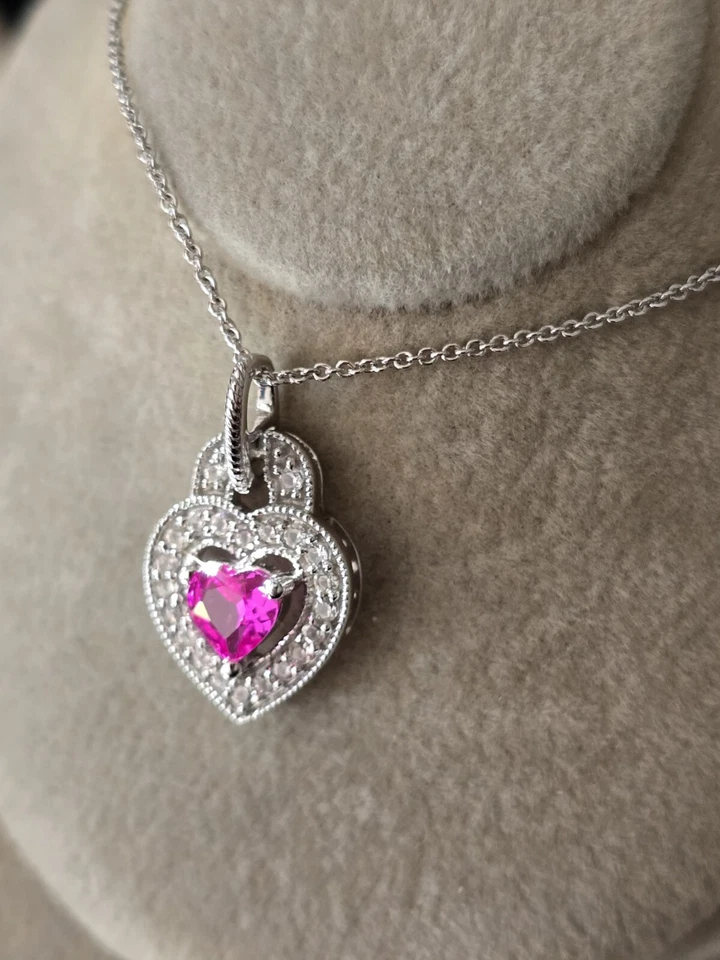 Collar colgante corazón zafiro creado en laboratorio plata esterlina Kay Jewelers JWBR  Foto 3 de 4