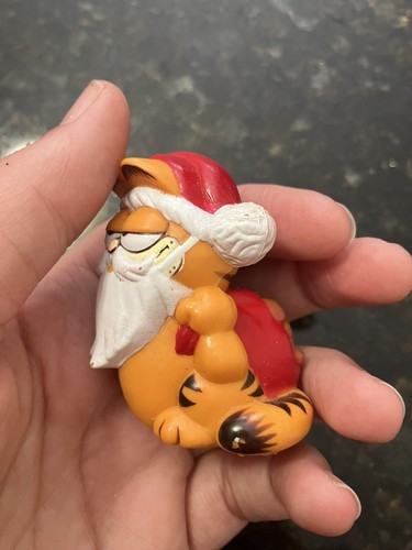 Vtg Garfield Christmas Santa Claus 1979 United Feature Syndicate PVC 2" Figure - Picture 2 of 8