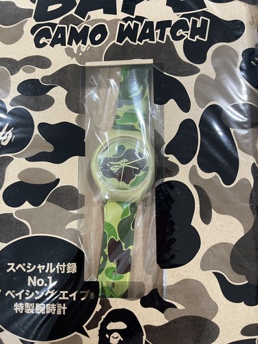 *A BATHING APE 2009 WINTER COLLECTION e-MOOK MAGAZINE WITH WATCH AND STICKER CIB - Picture 7 of 7