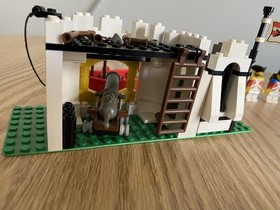 Lego #6266: Pirates - Cannon Cove - Complete