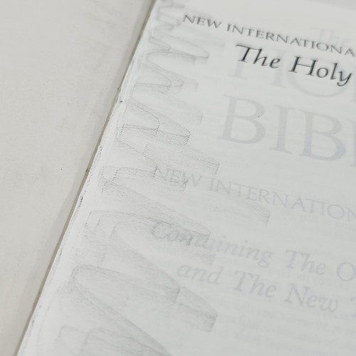 Holy Bible New International Version Hardcover Bible Society 1978 NIV Canada - Picture 14 of 20