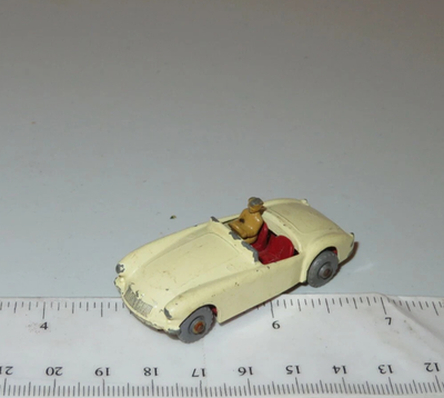 MATCHBOX 　No.19 MG A SPORTS CAR Vintage Lesney Matchbox No 19 Sports Cream White Red MG A Car