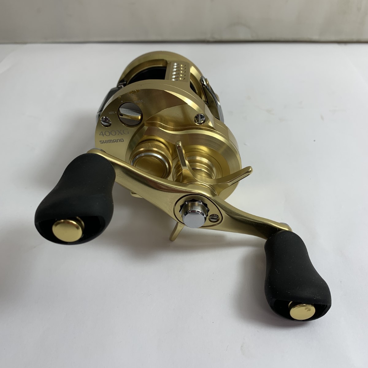SHIMANO 23 CALCUTTA CONQUEST MD 400XG with dents 045959