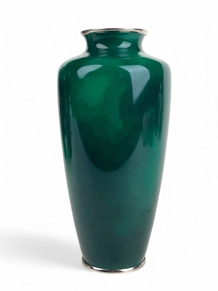 Un Meiji japonés. Jarrón esmaltado nube verde montado en plata Foto 4 de 4