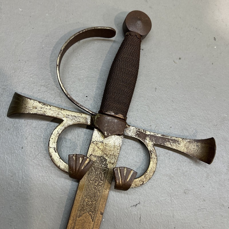 ANTIQUE Lrg. SPANISH TOLEDO KNIGHT PIZARRO BROAD SWORD RAPIER~ENGRAVED BLADE. JD
