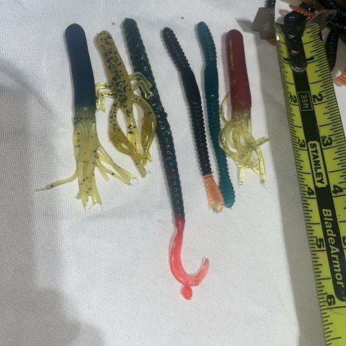 Fishing Lures Quart BULK Pack 1.5” BASS SOFT PLASTIC Baby Bug Sliders Worms - Picture 7 of 8