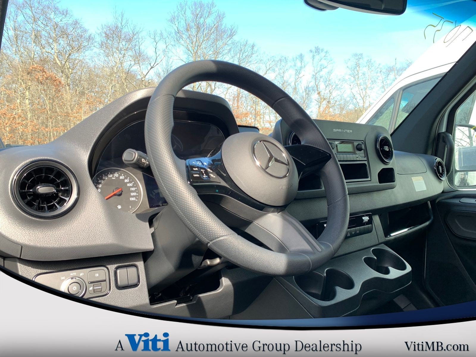 2025 Mercedes-Benz Sprinter 2500 Cargo 144 WB thumbnail 2