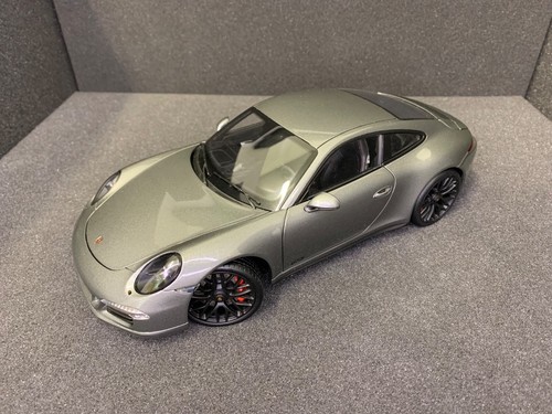1:18 Schuco 45 003 9600 Porsche 911 (991) Carrera GTS Coupé - Achat Grey - Bild 2 von 23