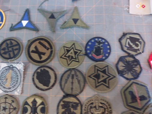 LOT OF MILITARY PATCHES Circle Triangle Chevrons Mixed at Least 64 - Picture 8 of 10