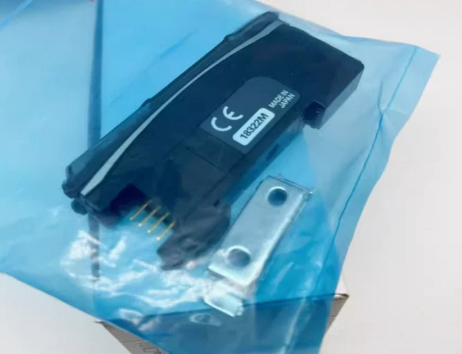 New In Box Omron E3X-HD8 Fiber Sensor Amplifier - Image 3 of 3