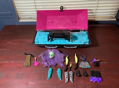 Monster High Create a Monster Design Lab with Sea Monster Clothes and Doll Parts
