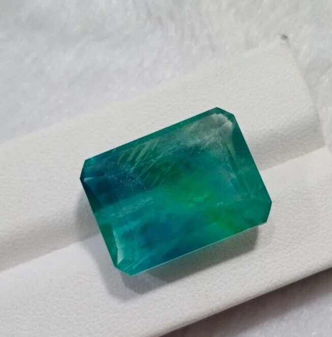 Pedra preciosa solta fluorita cor verde azul orgânico corte natural 37,50 quilates do Paquistão - Imagem 4 de 4