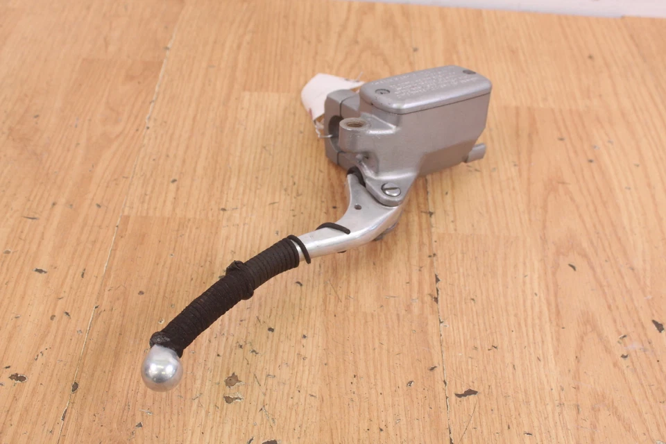 Cilindro mestre de freio dianteiro Honda VTX1300T 2009 - Imagem 2 de 4