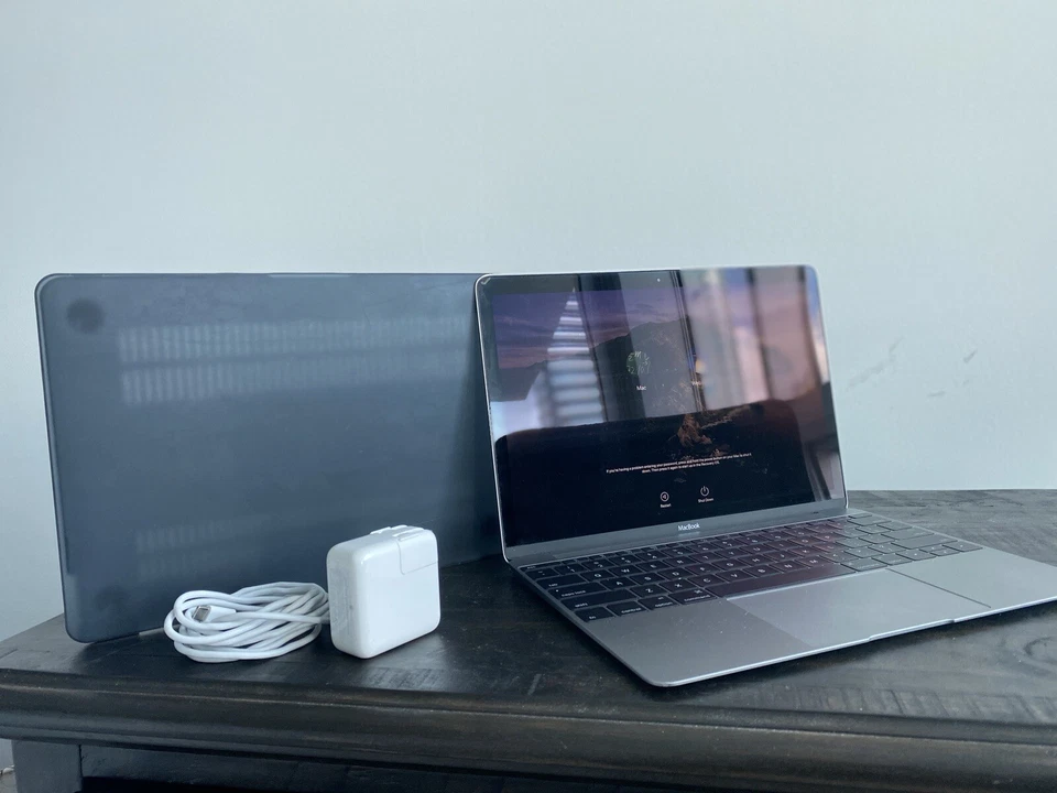 Apple MacBook 12 inch Laptop Space Gray - Image 3 of 4