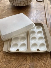 Vintage Tupperware Deviled Egg Keeper Carrier 4 PC Tray & Lid Almond Tan #723-1