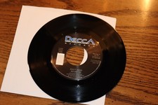 NEW VINYL 45 RHETT AKINS SHE SAID YES B/W OLD DIRT ROAD NEW UNPLAYED