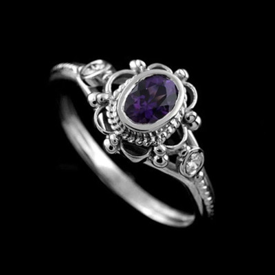  925 Sterling Thai Silver Vintage Ruby or Amethyst Ring