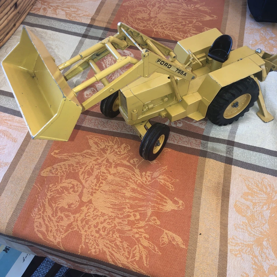 Vintage Ertl 1:12 Scale Ford 750 Backhoe Loader Diecast Tractor Metal Model - Image 2 of 4