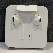 Apple EarPods In-Ear Earphones White Lightning Connector Double Earpieces
