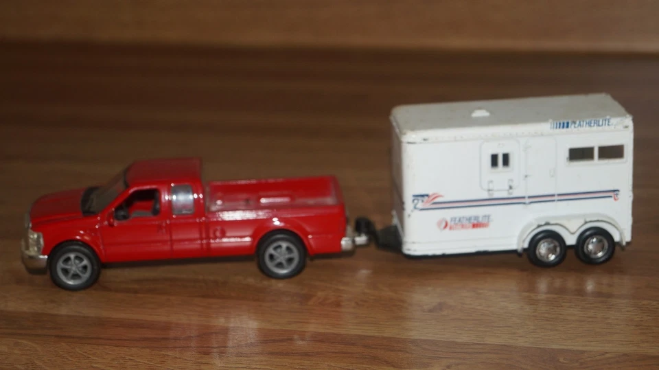 Diecast 2008 Ford F-250 Pickup Truck with 1995 Road Champs Featherlite Trailer - Image 2 of 4