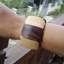 Mix Beautiful Indonesian Rosewood Stretch Bracelet Ivory Color Orange Jasmine