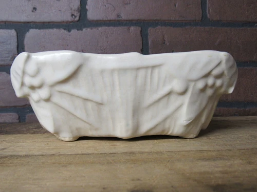 Vintage McCoy Pottery Leaves and Berries 8" by 4.5" Planter Ivory