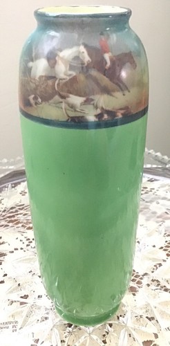 Royal Bayreuth Bavaria 6.5”Tall Bud Vase w/Fox Hunt Scene Dogs & Horses - Picture 4 of 12