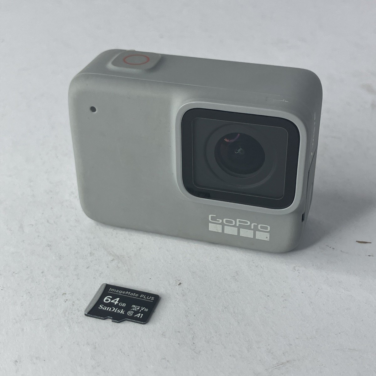 GoPro HERO7 Waterproof Action Camera with Touch Screen White