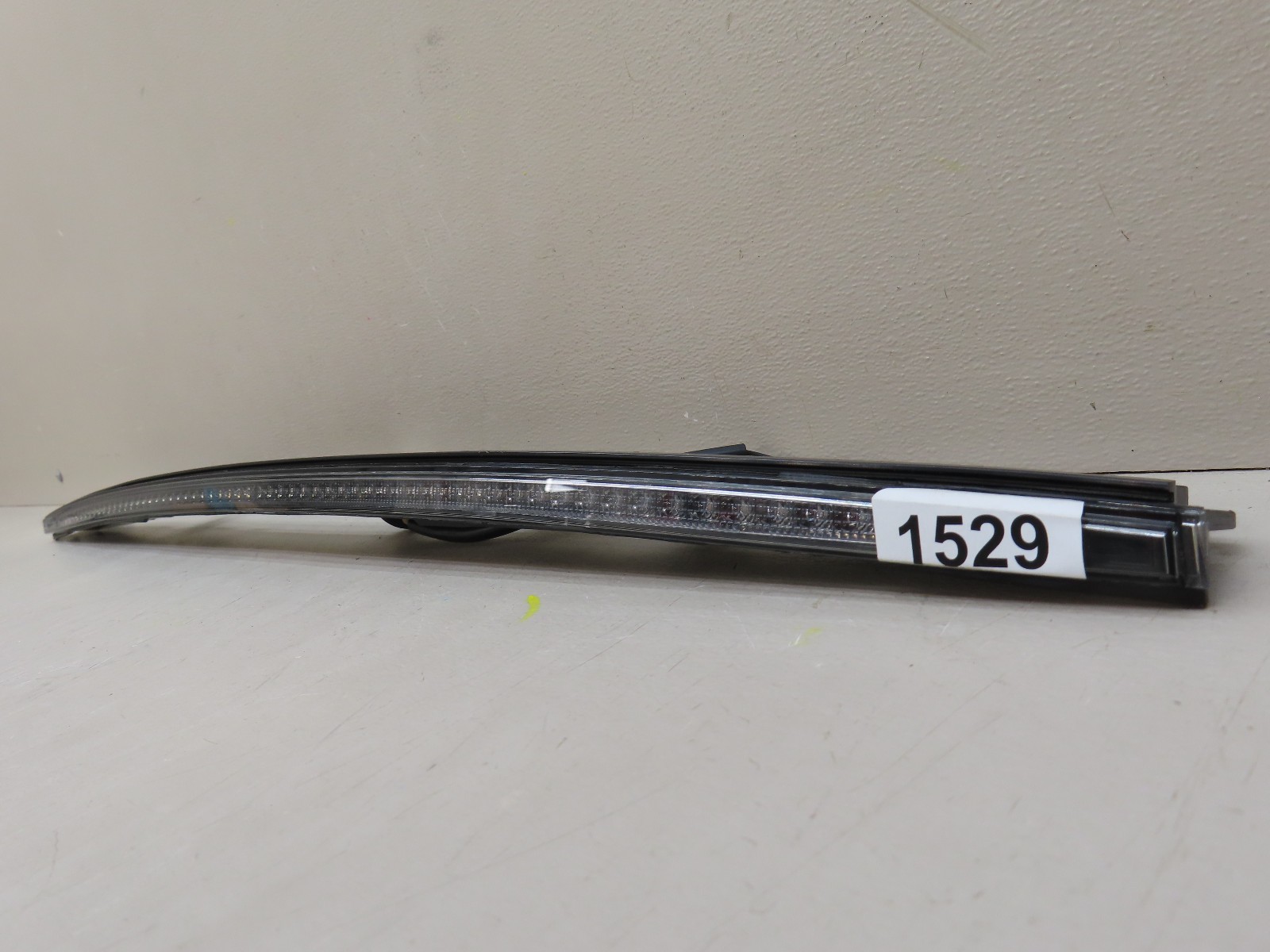 2017-2020 ASTON MARTIN DB11 REAR CENTER HIGH MOUNT STOP TAIL LIGHT LED OEM