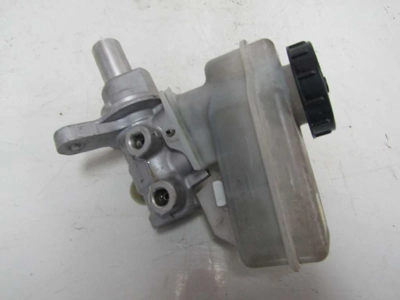 2009-2018 NISSAN 370Z Heritage ABS Brake Master Cylinder Fluid Reservoir Bottle - Image 4 of 4