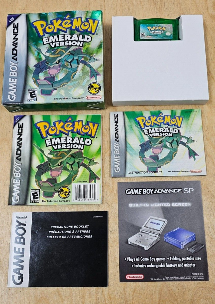 Nintendo Game Boy Advance Pokémon Emerald Complete Good New Battery